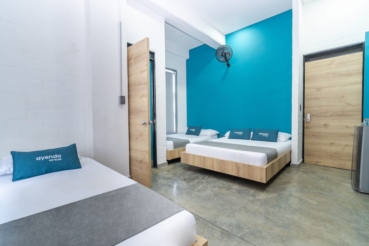 Hypo-allergenic bedding, minibar, desk, free WiFi
