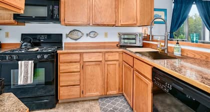 Sneaky Moose Townhome, 2BR / 2BA