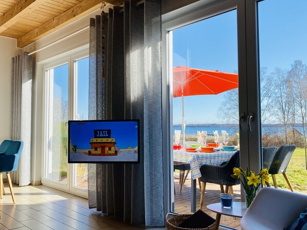 Interior - Vacation home "FriediSee" in the first row with a panoramic view of the lake (Plau am See)