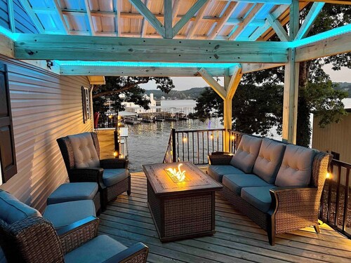 Perfect Location! Slide, Hot Tub, Fire Pit