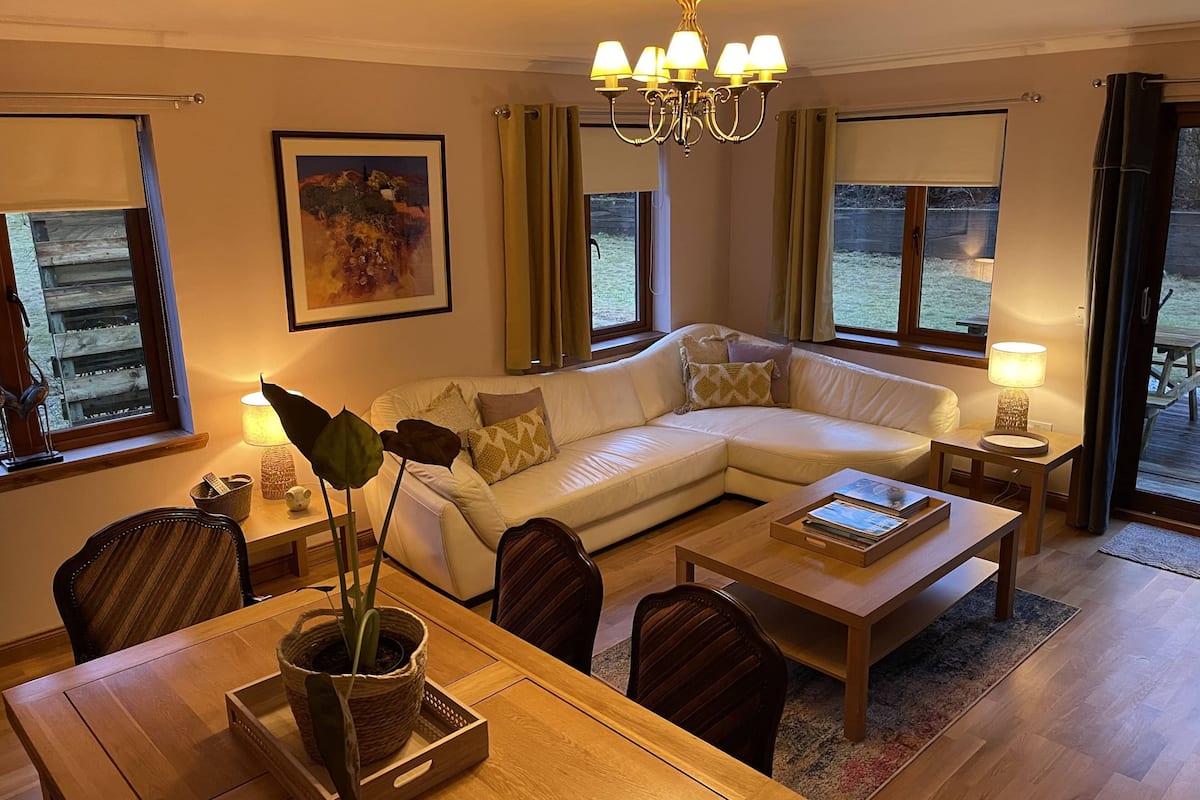 Cottage Familial, salle de bains attenante, vue jardin | Intérieur