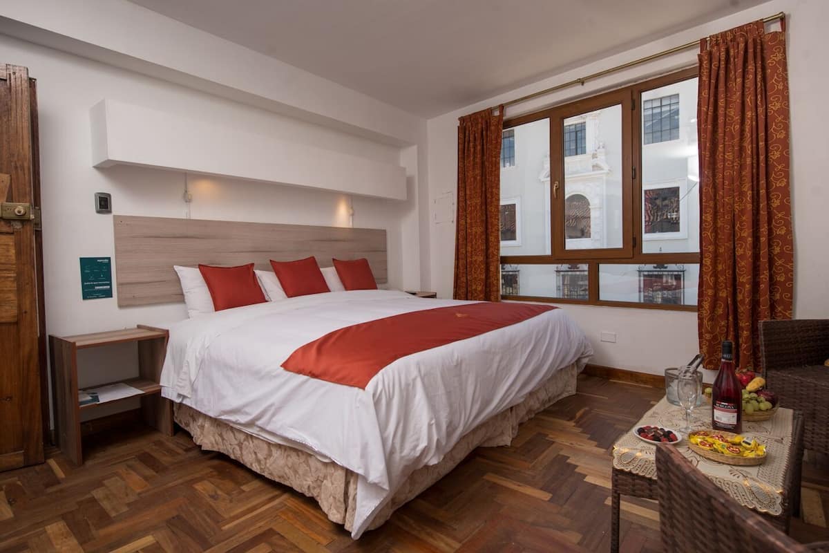 Hypo-allergenic bedding, iron/ironing board, free WiFi, bed sheets