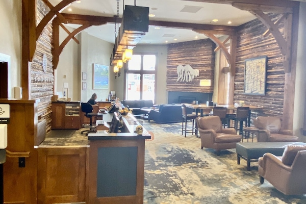 LARGE LOBBY FOR COMFORTABLE CHECK IN