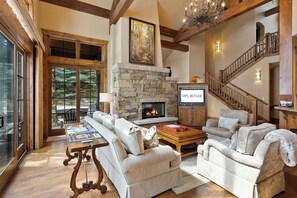 Smart TV, lareira, escritórios