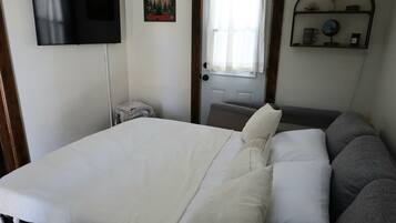 Bügeleisen/Bügelbrett, kostenloses WLAN, Bettwäsche