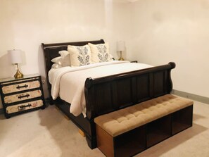 2 bedrooms, desk, free WiFi, bed sheets