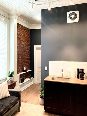 Interior - Tin W Suite-Remedies Inn, downtown historic (Sweetwater)