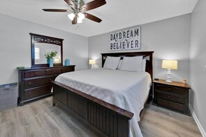 2 chambres, coffres-forts dans les chambres, fer et planche Ă repasser