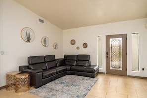 Interior - Winterhavens Oasis (Lake Havasu City)
