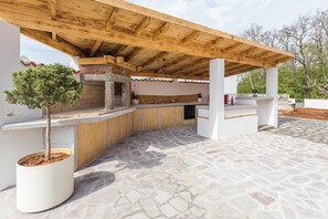 Property grounds - Villa Deni - Private pool, 4 bedrooms, 3 bathrooms, Pet friendly (Buje)