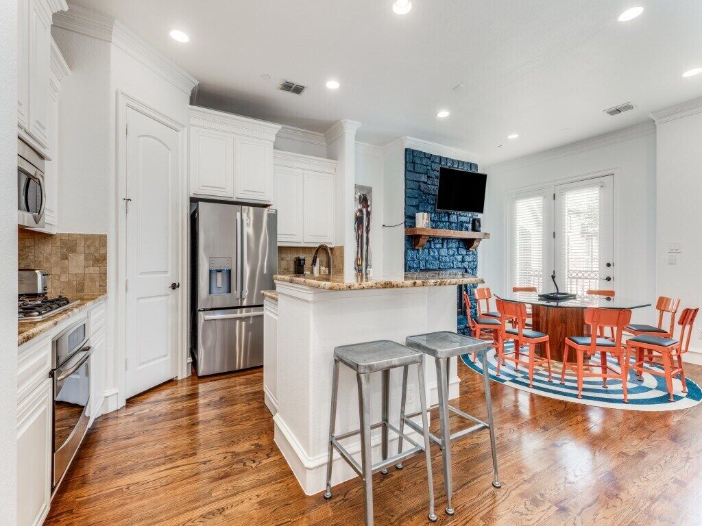 ثلاجة، ميكروويف، فرن، موقد طهي مسطح