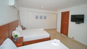 Kamar Double Basic | Ruang kerja ramah laptop, Wi-Fi gratis, dan seprai linen