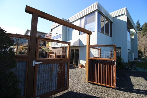 
Not shared. Clean. Locationx3. 30 day minimum. Low daily rate + 20% discount