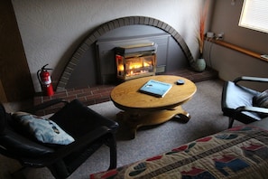 Interior - 
Not shared. Clean. Locationx3. 30 day minimum. Low daily rate + 20% discount (Port Angeles)