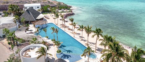 Outdoor pool, an infinity pool