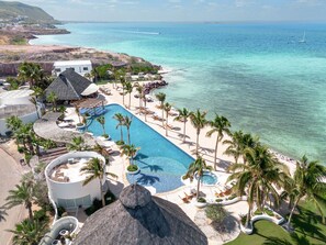 Outdoor pool, an infinity pool