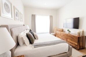 4 bedrooms, desk, iron/ironing board, free WiFi