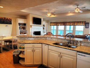 Interior - Peaceful Bolivar beachfront home w/ footpath access to the Gulf of America (Bolivar Peninsula)