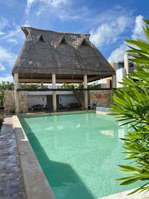 Piscine extérieure, piscine chauffée