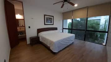 3 bedrooms, desk, free WiFi, bed sheets