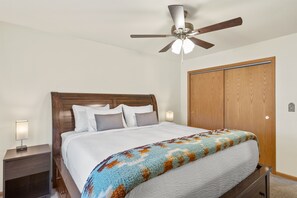 2 bedrooms, desk, iron/ironing board, free WiFi - Downtown Getaway - Dog & Family Friendly! (Loveland)