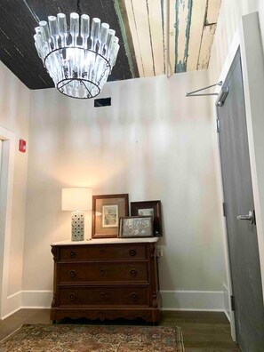Interior - Archer Suite- Remedies Inn historic downtown (Sweetwater)