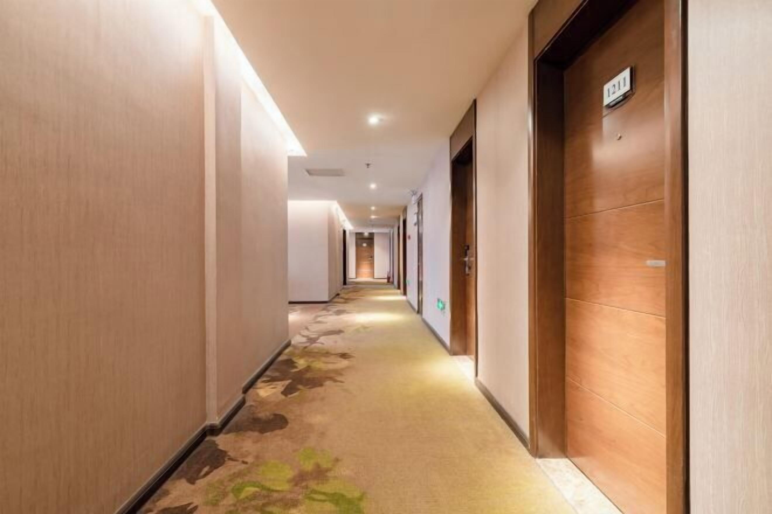 المنشأة من الداخل