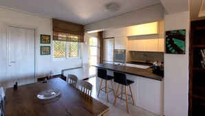 Exclusive Apartment | In-room dining - Vista (Saronikos)