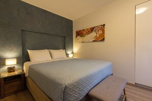 Exclusive Apartment | 1 bedroom, Select Comfort beds, free WiFi, bed sheets