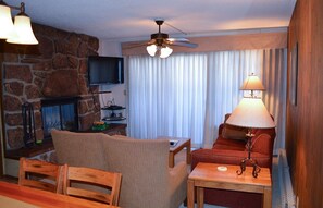 Living area - Great ski condo near Winter Park (Fraser)