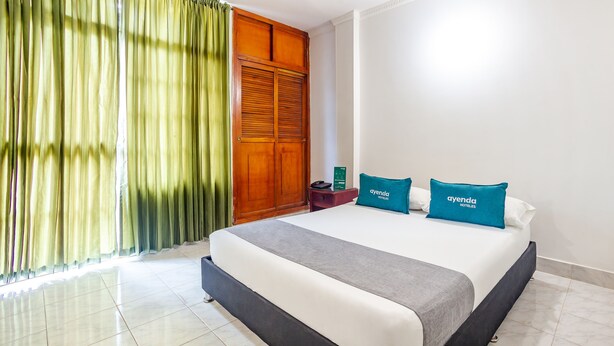 Quarto casal standard | Roupas de cama antialérgicas, Wi-Fi de cortesia, roupa de cama