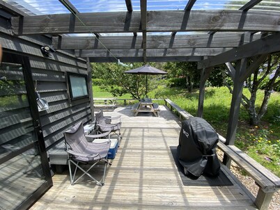 Tiny Studio - Near New