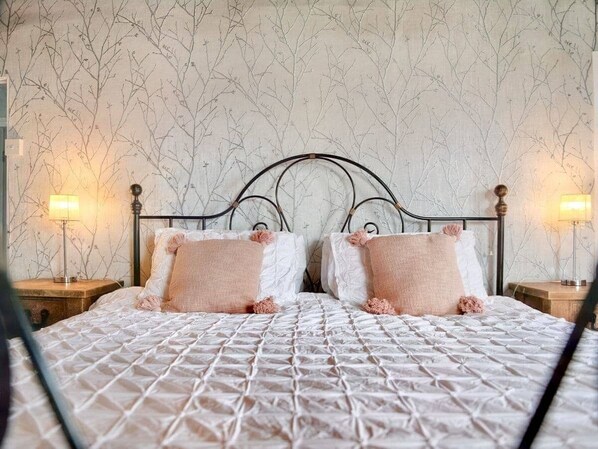 4 bedrooms, iron/ironing board, travel crib, free WiFi