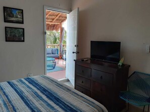 3 bedrooms, in-room safe, free WiFi, bed sheets