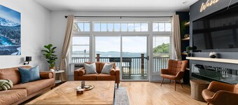 The Westside - Hot tub, Private Beach & Dock. Pet-friendly!