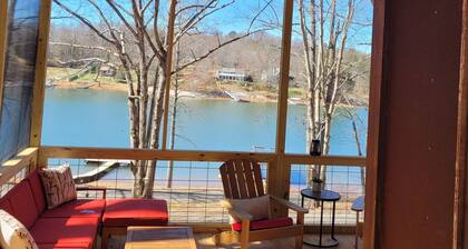 Lake Front Tiny Home on beautiful Lake Chatuge