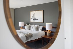 5 habitaciones, tabla de planchar con plancha y wifi gratis 