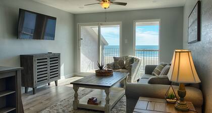 Captain's Cove - Beautifully Renovated Beachfront Condo