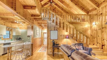 Smart-TV, Kamin, DVD-Player, Bücher