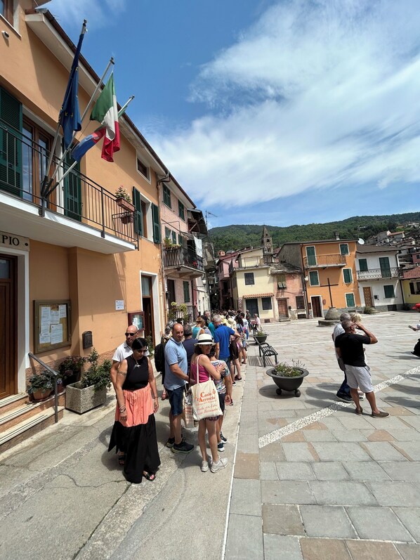 المنشأة من الخارج