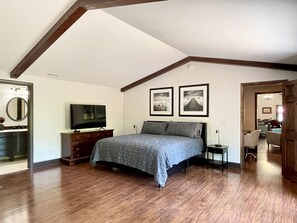 6 habitaciones, escritorio y tabla de planchar con plancha 