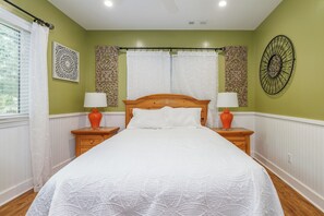 5 bedrooms, iron/ironing board, free WiFi, bed sheets