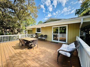 屋外ダイニングエリア