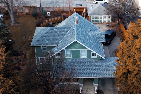 4 bedrooms & 2 baths in Lincoln's East Campus Historic District
