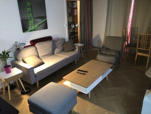 TV - Beautiful apartment for couples in a friendly neighborhood (Gagny)