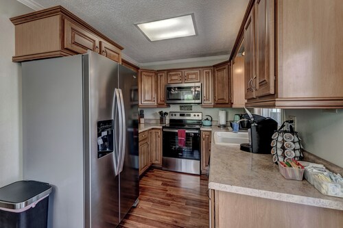 Spacious 4BR Home with Game Room