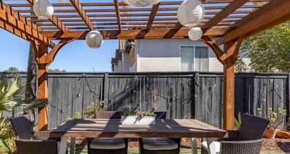 Stylish San Diego Oasis with Jacuzzi, Pool, Firepit and Close to Great Trails
