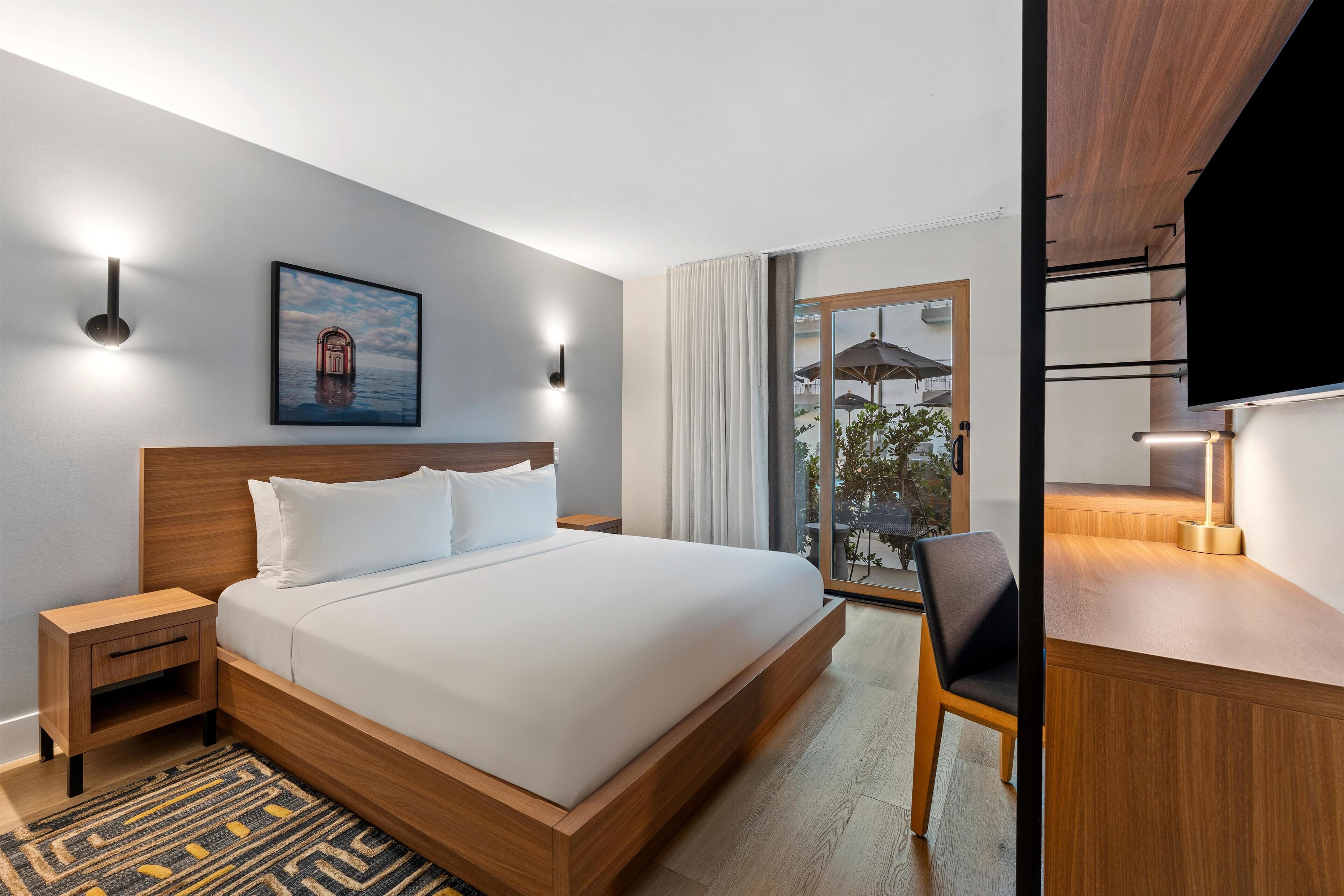 1 bilik tidur, tilam berlapik, peti besi dalam bilik 