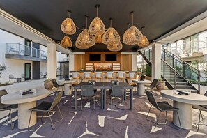 Bar (on property) - The Anthem Los Angeles Stadium District, Tapestry by Hilton (Inglewood)