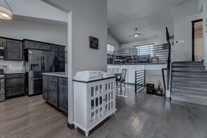 Interior - Convenient Location Family-Friendly Locally Owned (Rapid City)